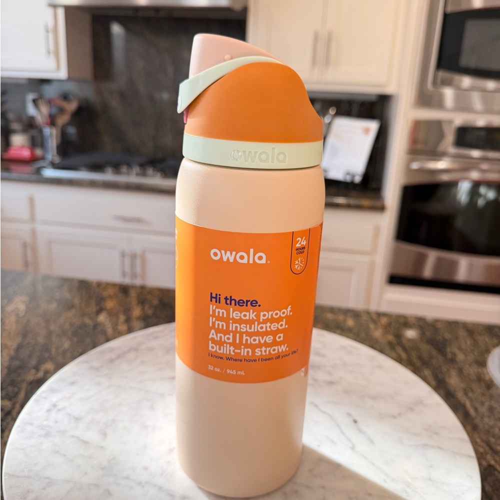 Owala Orange and Cream Insulated Water Bottle